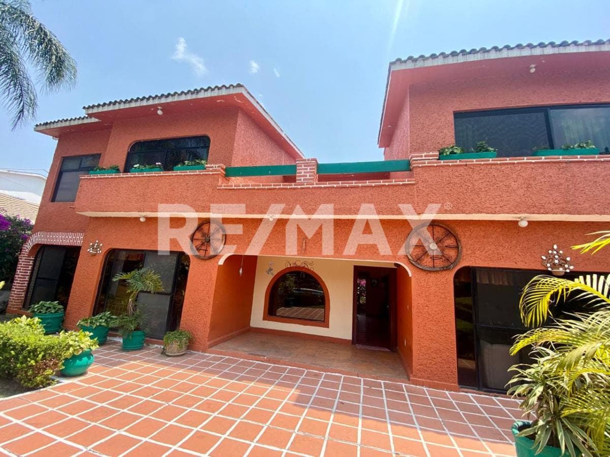 House for Sale in Morelos, Vergeles de Oaxtepec