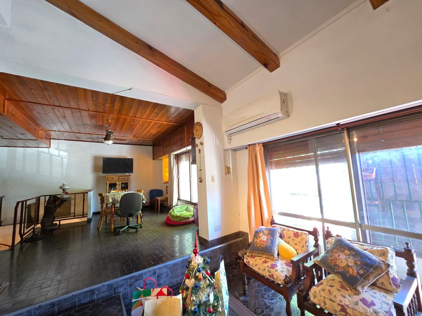 4-room house. Front-facing. Balcony. Private terrace. Balcony. Villa Urquiza