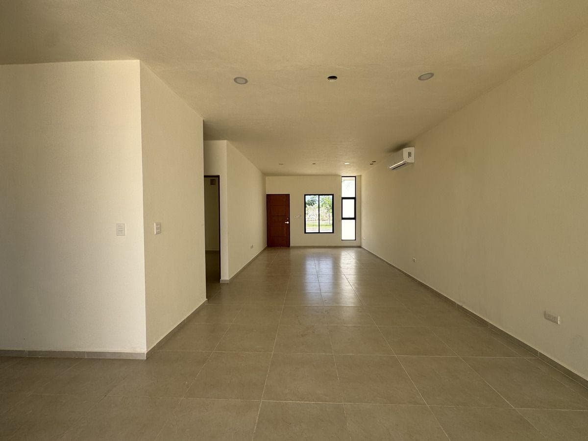 House in a gated community with amenities, featuring 4 BEDROOMS in Conkal, Mérida