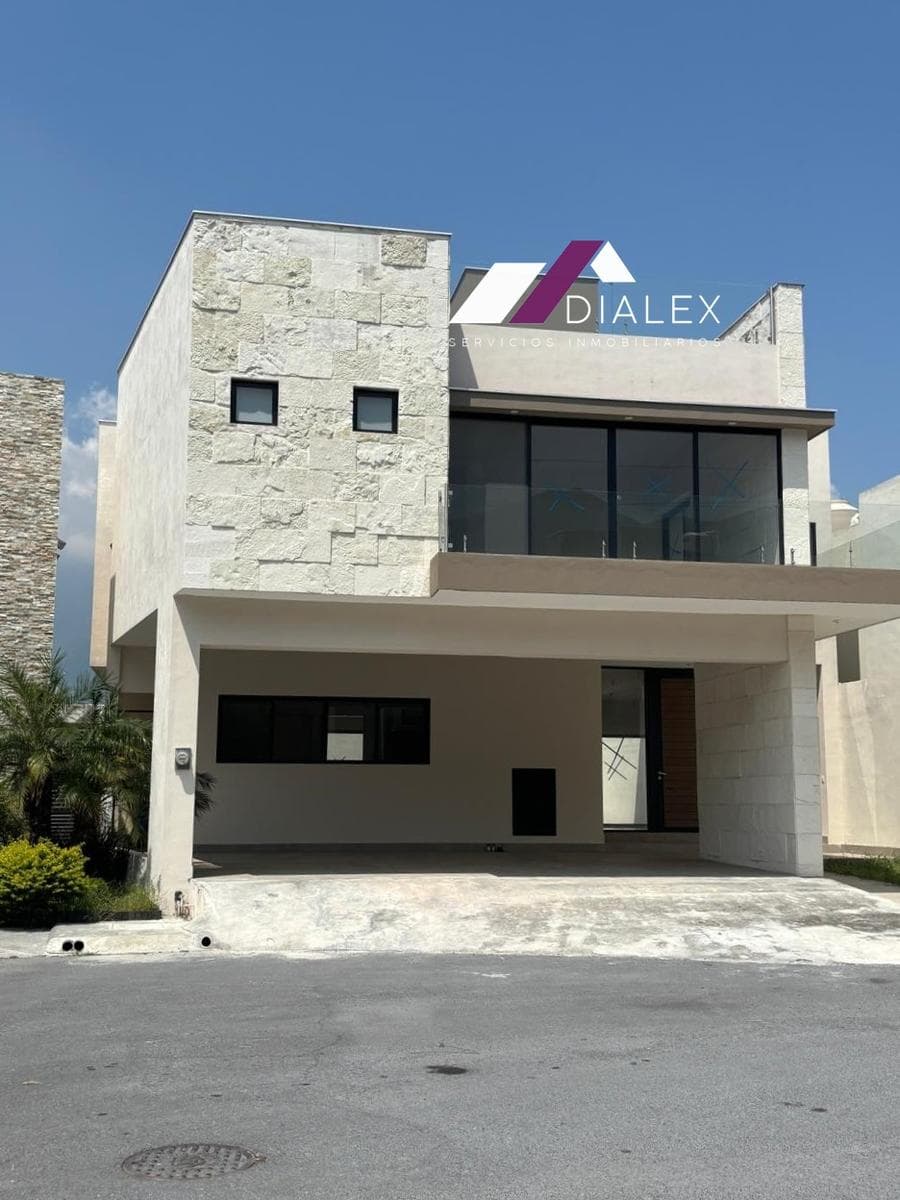 FOR SALE: House in LA JOYA PRIVADA RESIDENTIAL COMPLEX, MONTERREY National Highway - 3 Levels, 399 m2