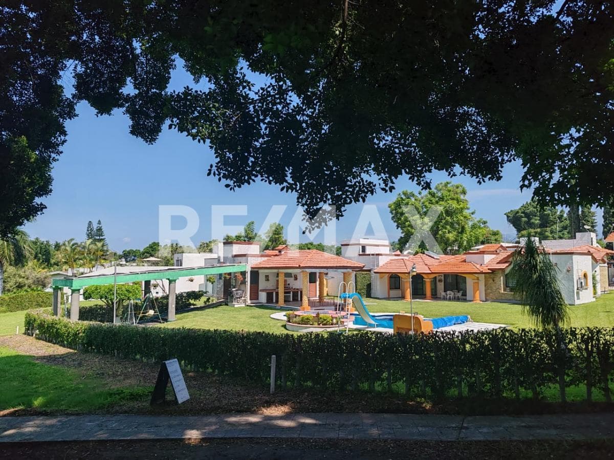 House for Sale in Morelos, Lomas de Cocoyoc