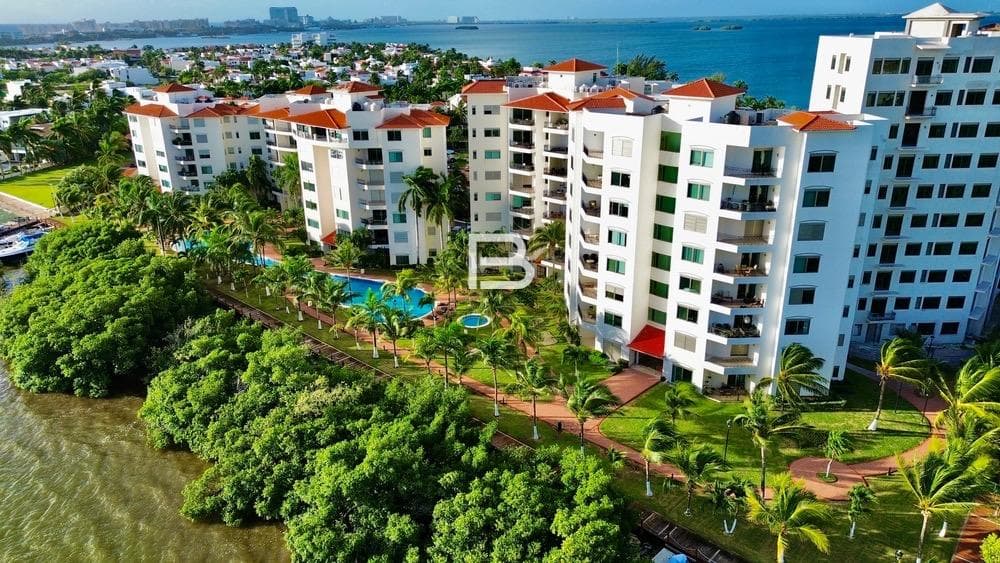 Isla Dorada Apartment in Cancún for Sale