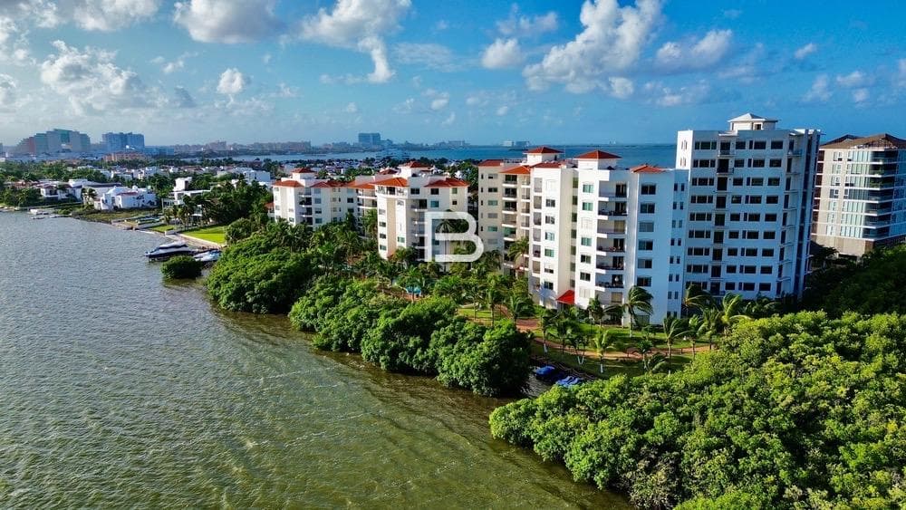 Isla Dorada Apartment in Cancún for Sale