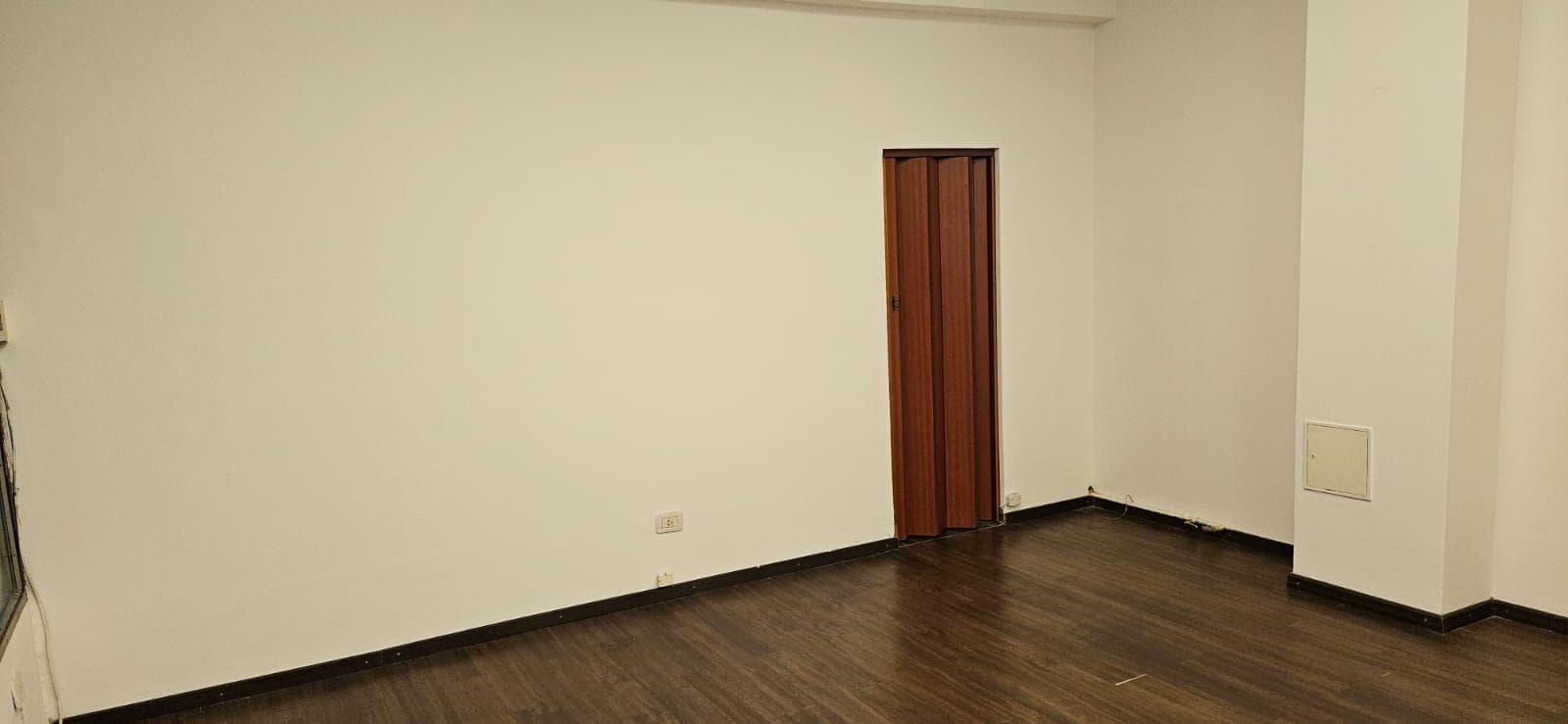 For Sale: Commercial Office Space with Low Maintenance Fees. Downtown, Rosario