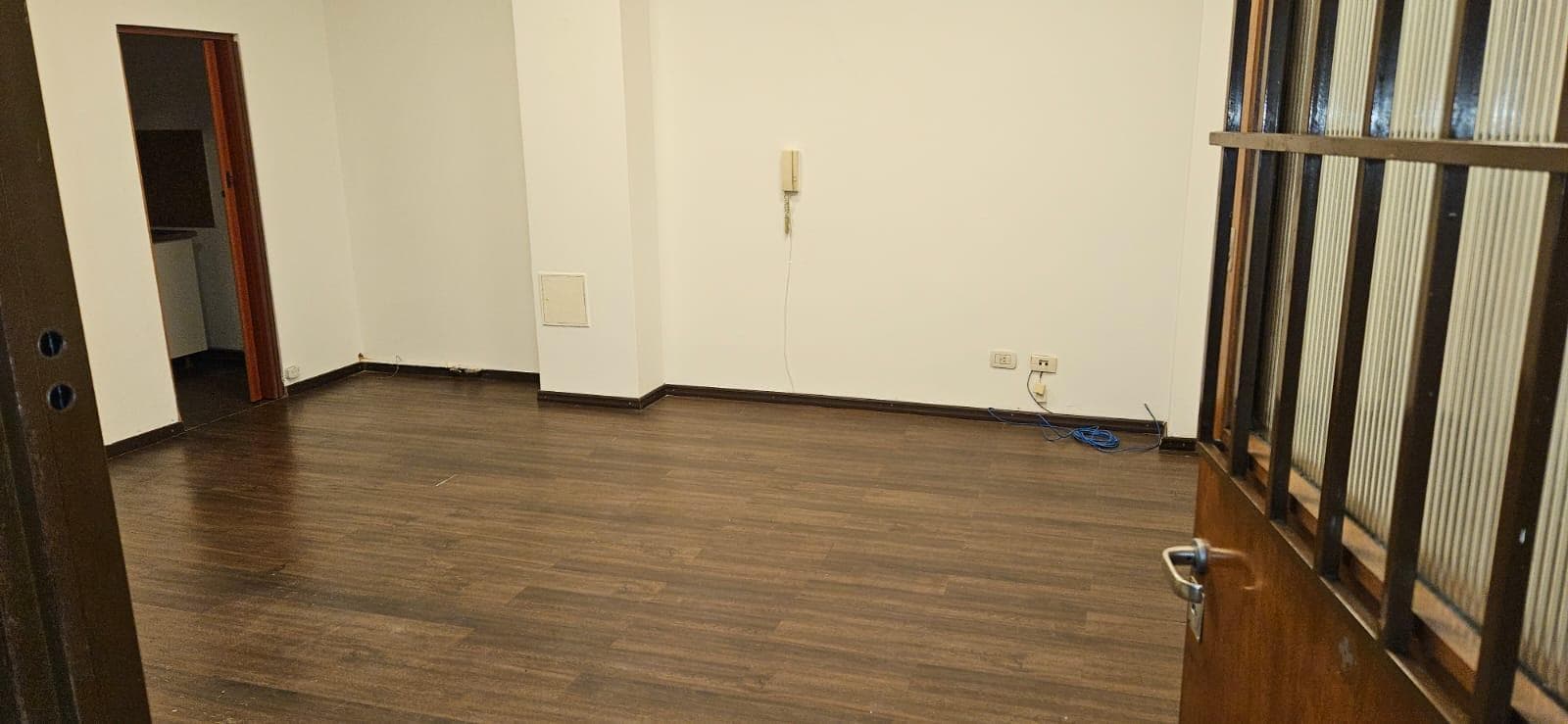 For Sale: Commercial Office Space with Low Maintenance Fees. Downtown, Rosario