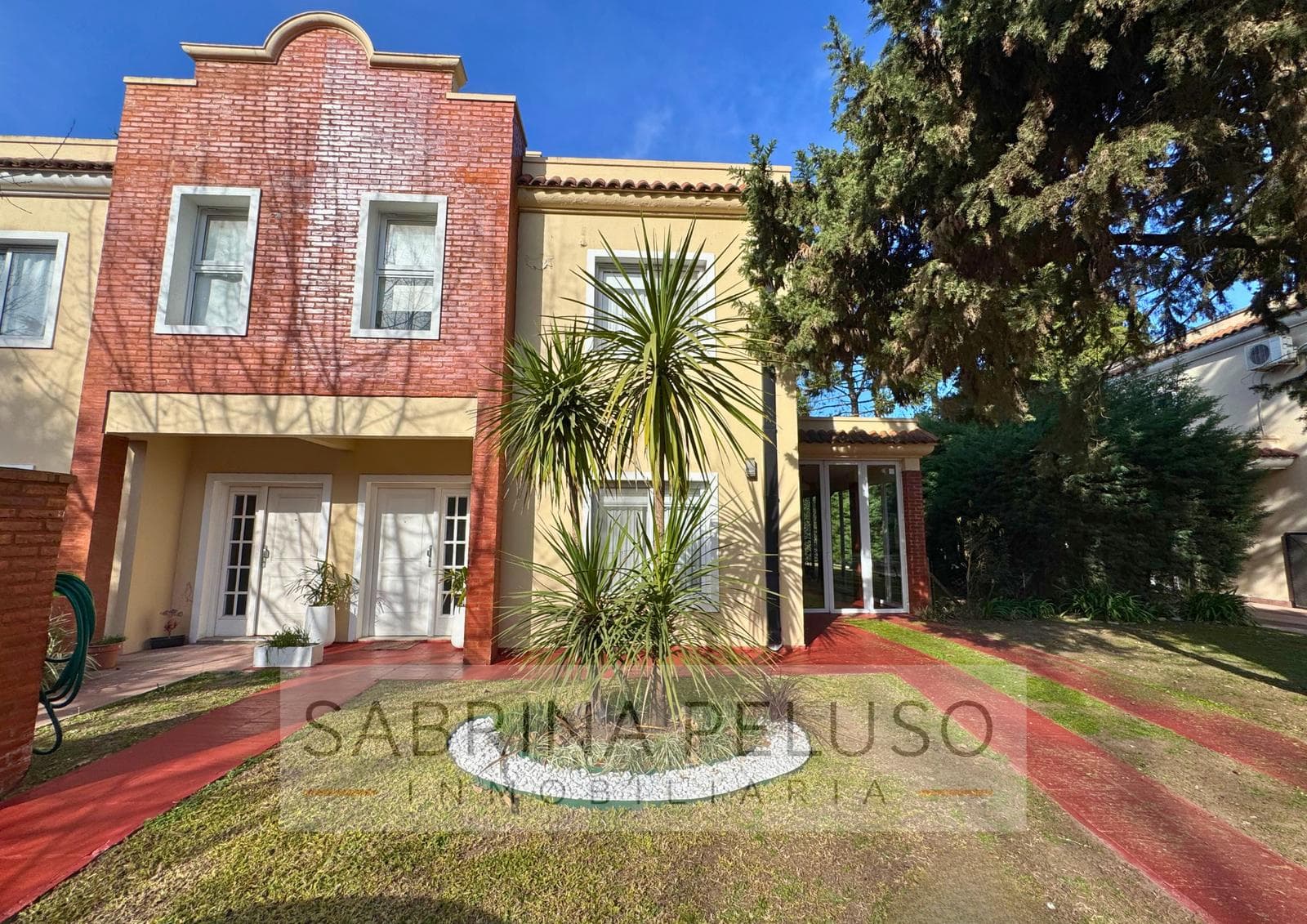 House in the El Resuello Gated Community - Moreno