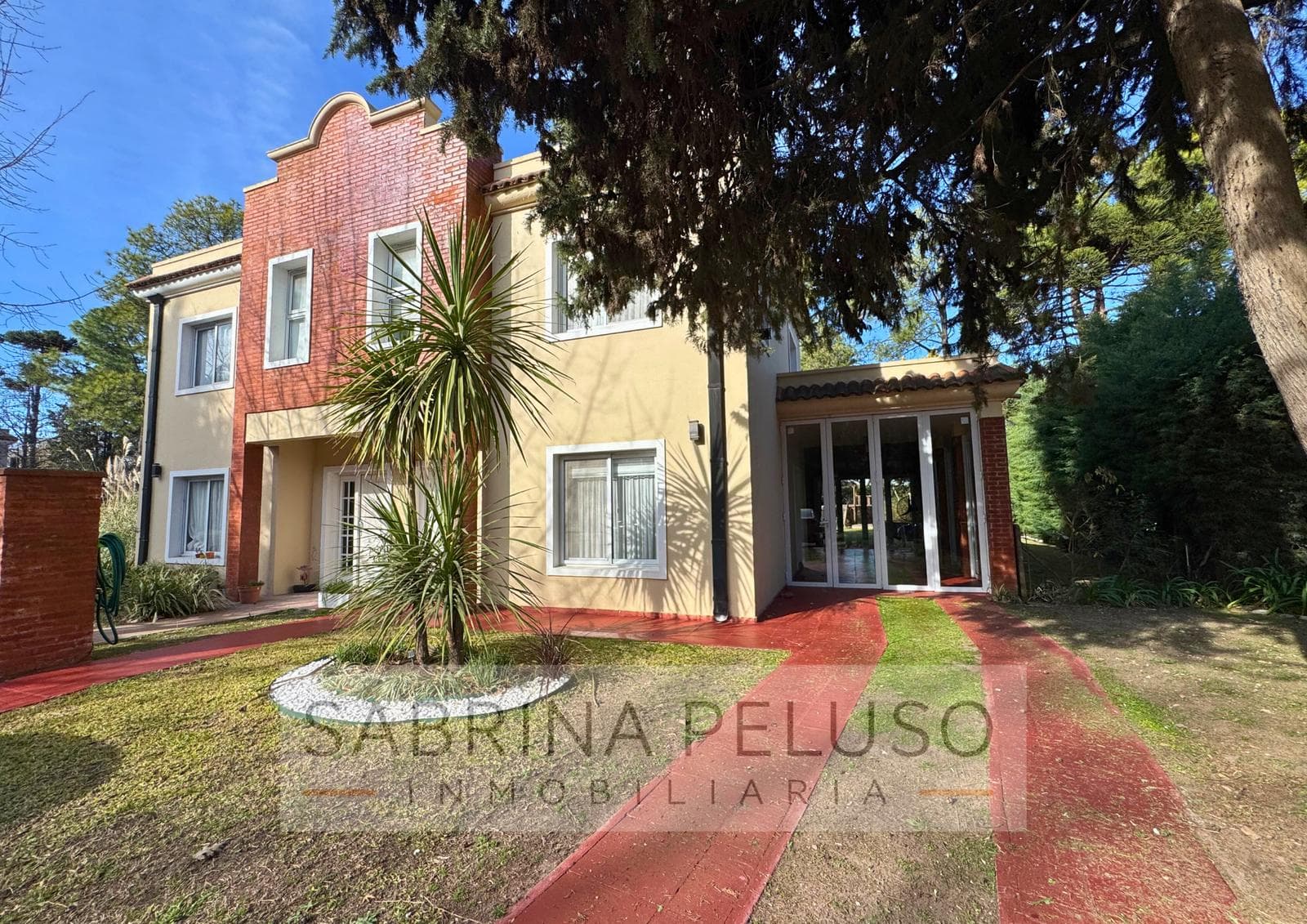 House in the El Resuello Gated Community - Moreno