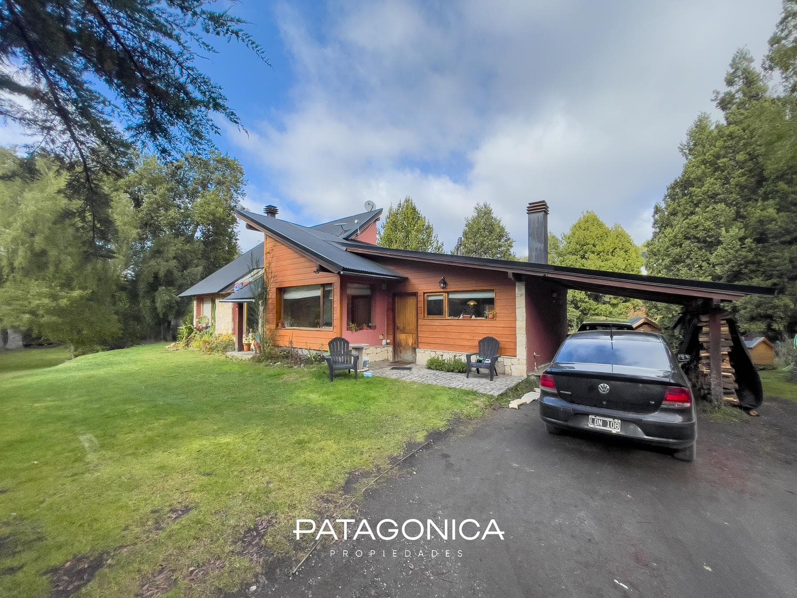 HOUSE FOR SALE: 220 m² on a 1,169 m² lot, Loma de Maikana, Villa La Angostura
