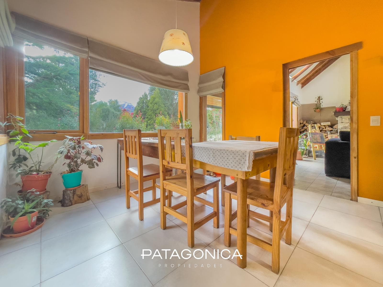 HOUSE FOR SALE: 220 m² on a 1,169 m² lot, Loma de Maikana, Villa La Angostura
