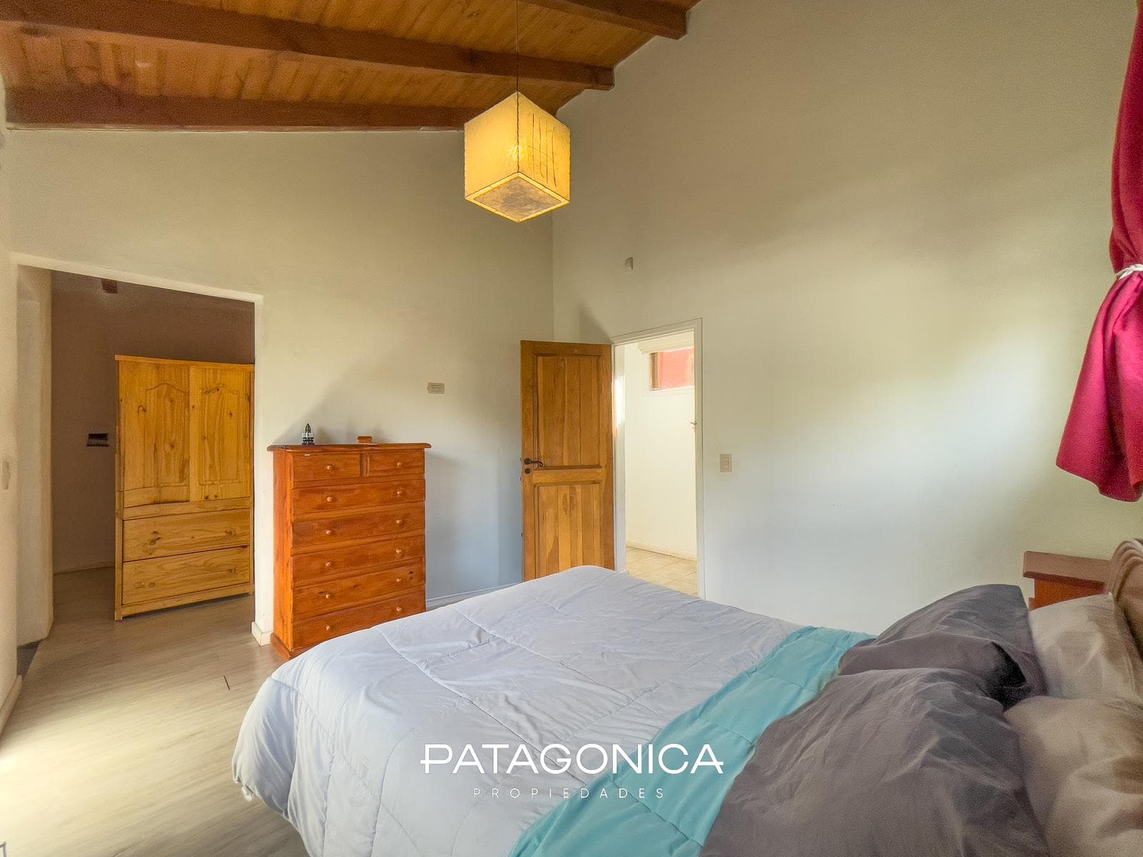 HOUSE FOR SALE: 220 m² on a 1,169 m² lot, Loma de Maikana, Villa La Angostura