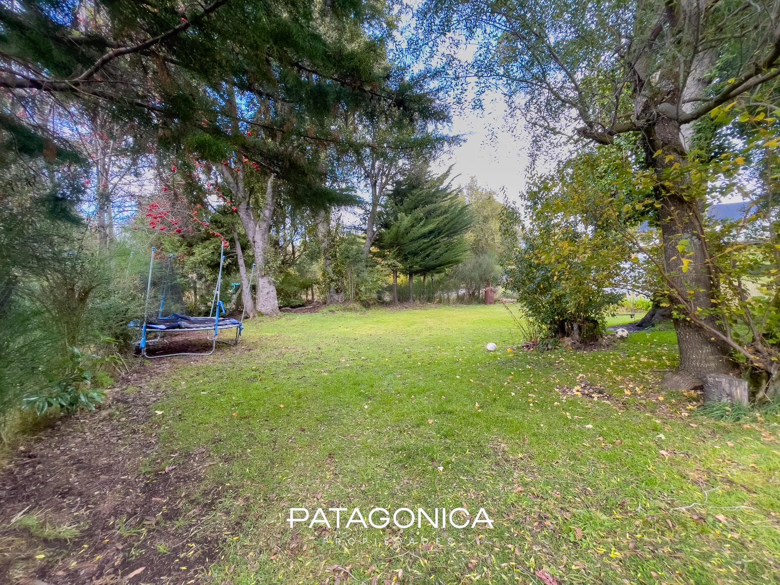 HOUSE FOR SALE: 220 m² on a 1,169 m² lot, Loma de Maikana, Villa La Angostura