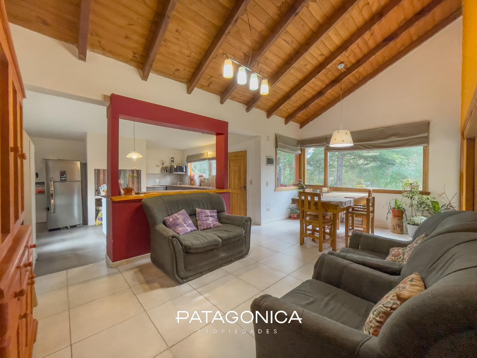 HOUSE FOR SALE: 220 m² on a 1,169 m² lot, Loma de Maikana, Villa La Angostura