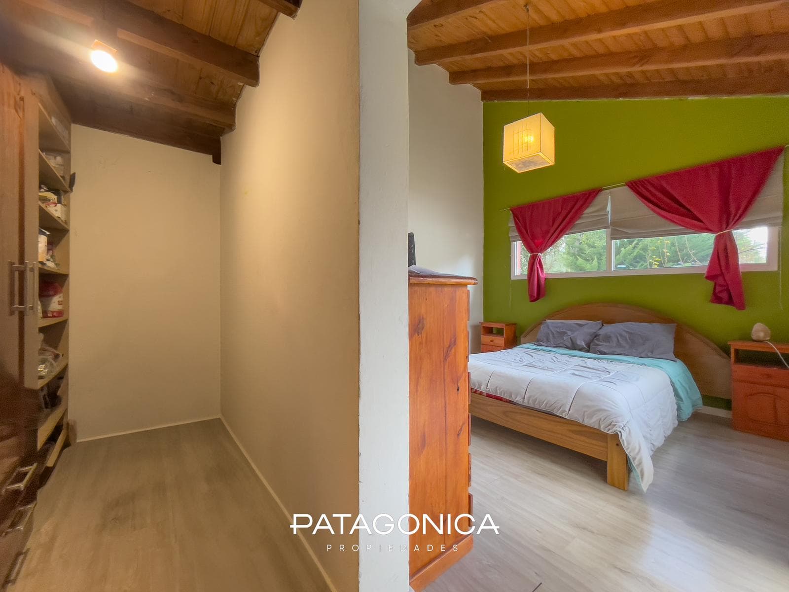 HOUSE FOR SALE: 220 m² on a 1,169 m² lot, Loma de Maikana, Villa La Angostura