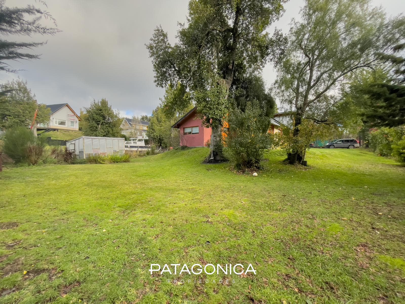 HOUSE FOR SALE: 220 m² on a 1,169 m² lot, Loma de Maikana, Villa La Angostura