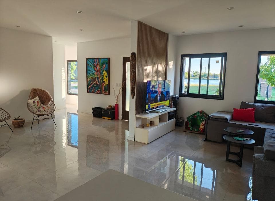 House for Sale - 3 Rooms in Santa Isabel