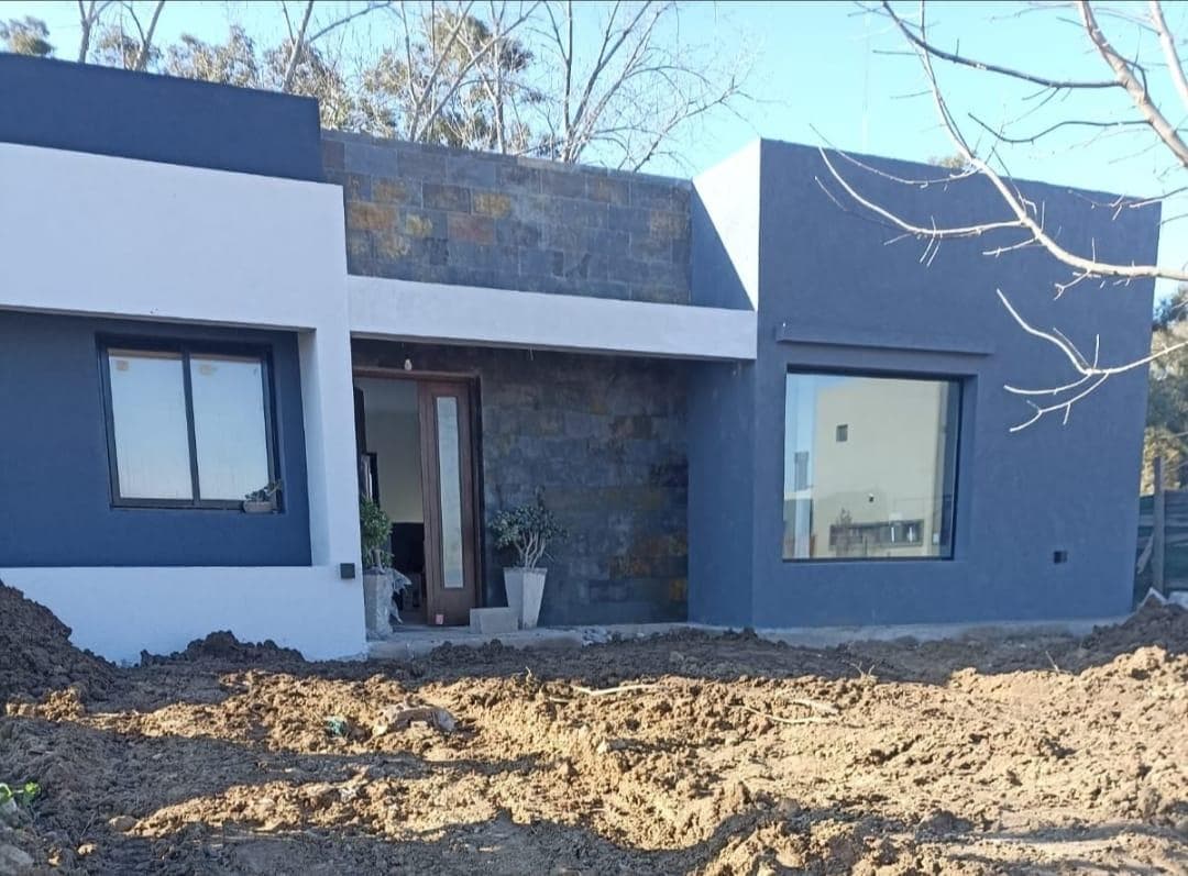 House for Sale - 3 Rooms in Santa Isabel