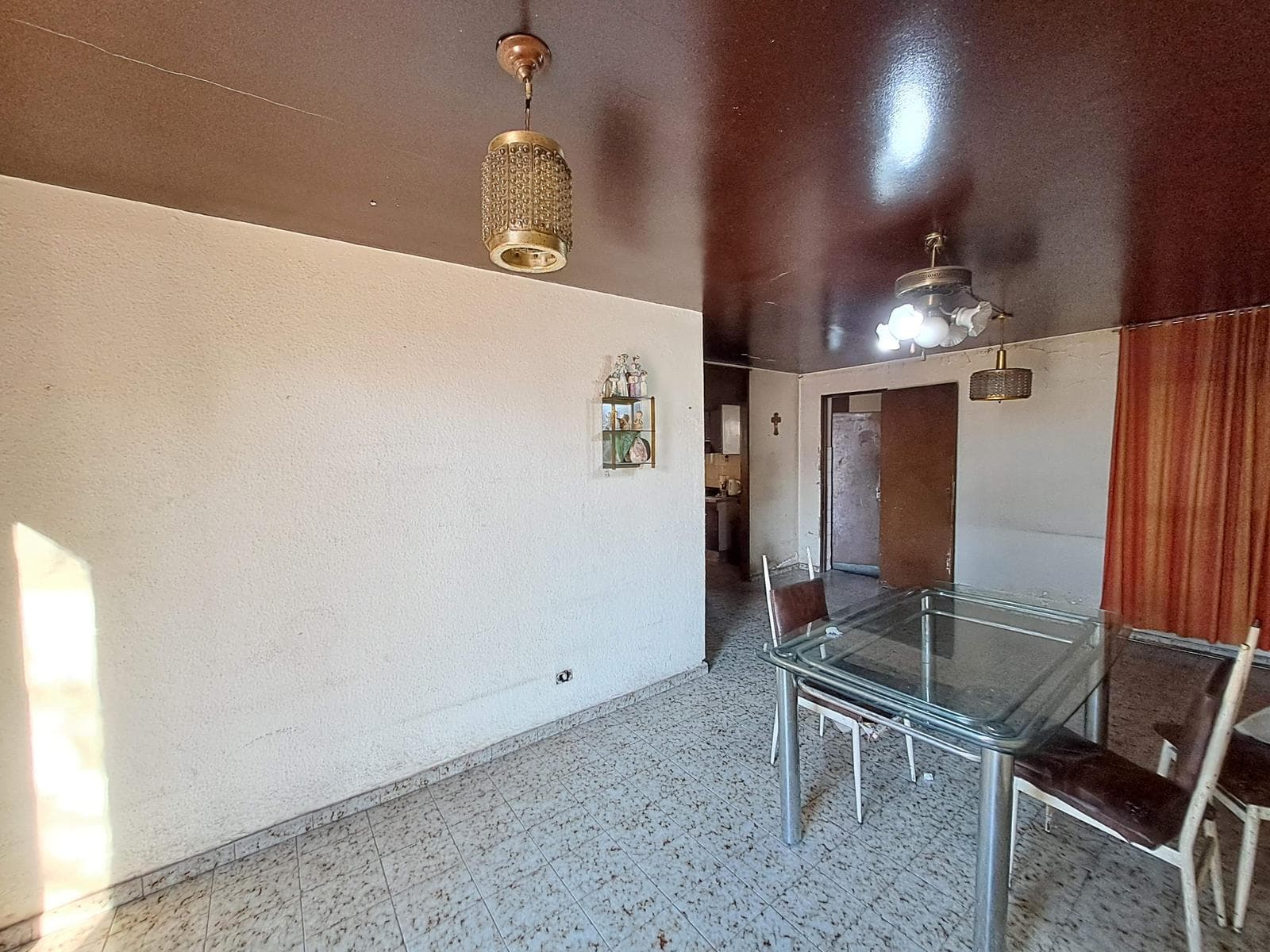 House for Sale - Needs Renovation - 3 Bedrooms