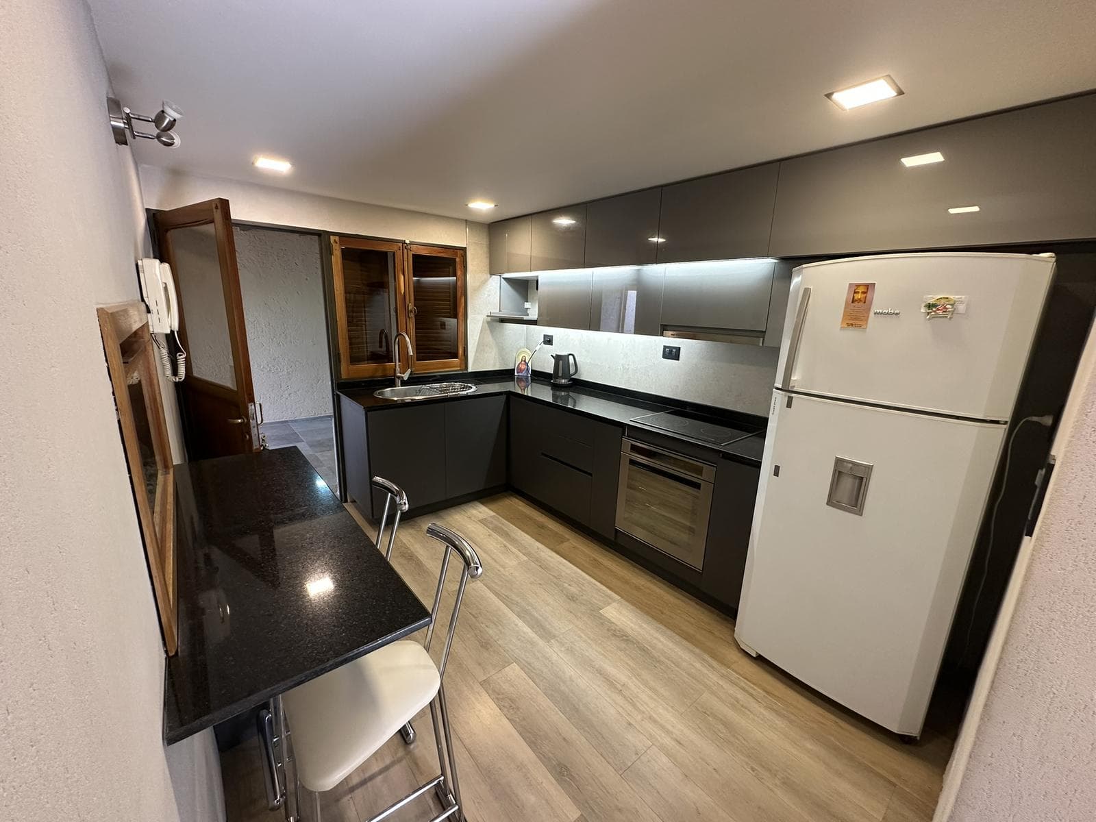 Drummond Park Neighborhood, 3120 Viñas Street