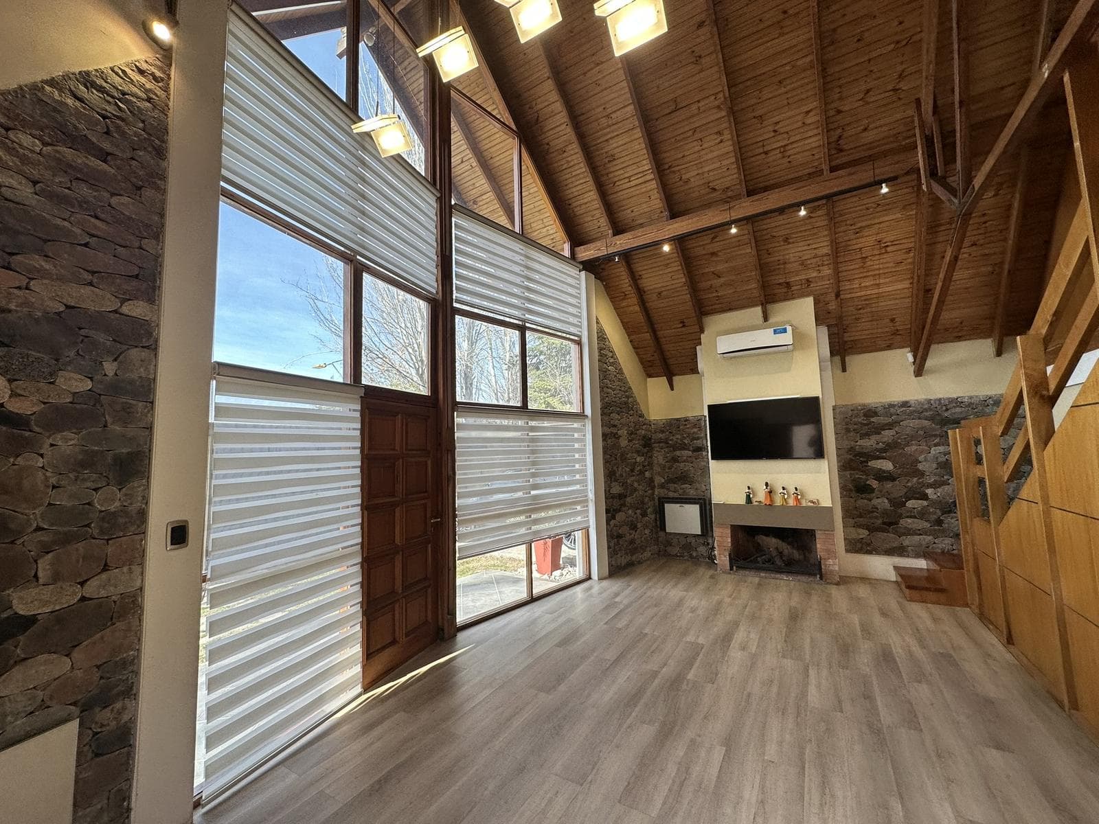 Drummond Park Neighborhood, 3120 Viñas Street