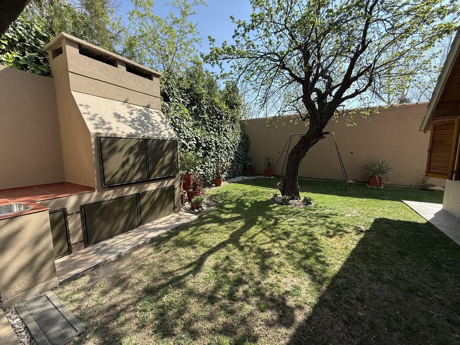 Drummond Park Neighborhood, 3120 Viñas Street