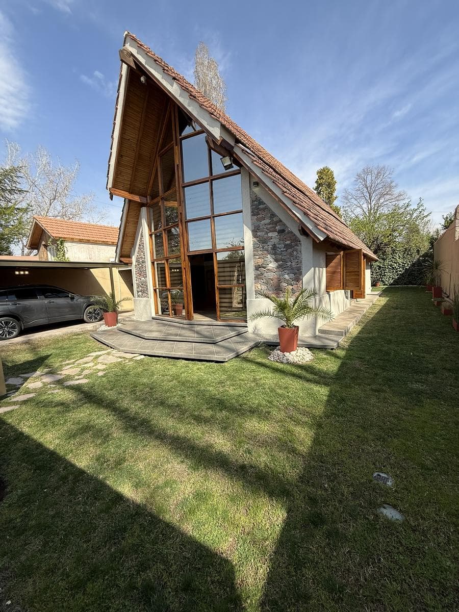 Drummond Park Neighborhood, 3120 Viñas Street