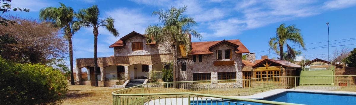 Luxury Home for Sale on Menendez Pidal Street - Urca Neighborhood