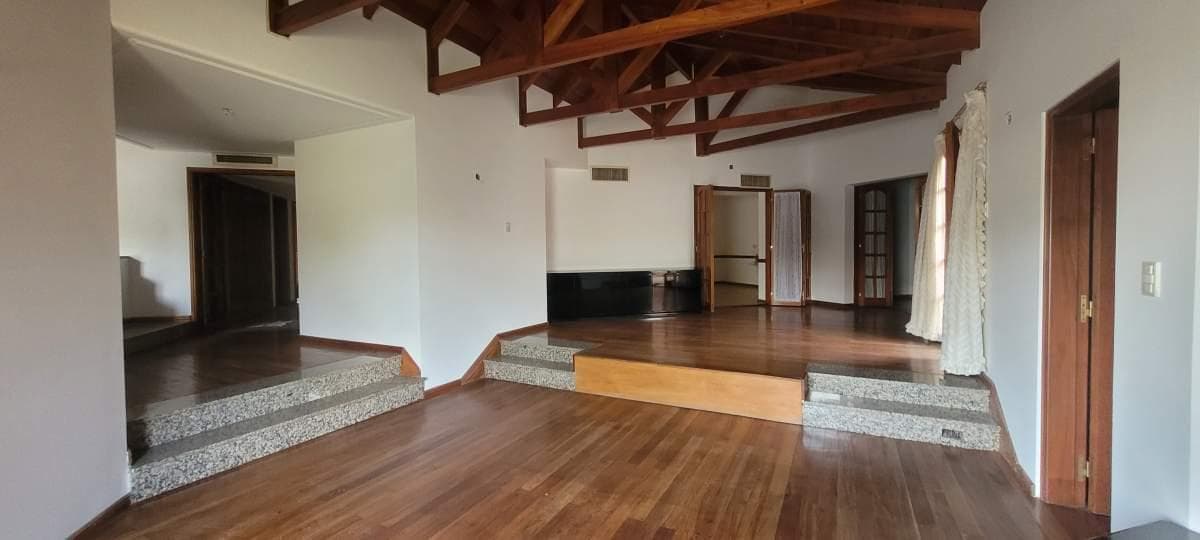Luxury Home for Sale on Menendez Pidal Street - Urca Neighborhood