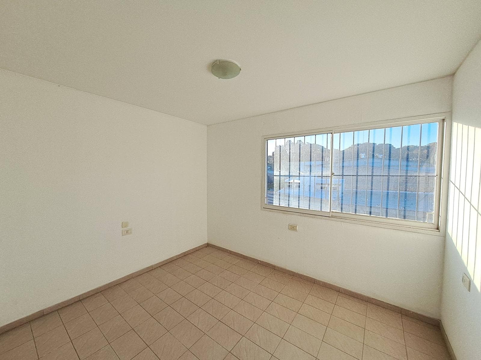Departamento en VENTA - PARQUE CENTRAL - 4 dormitorios - APTO CREDITO