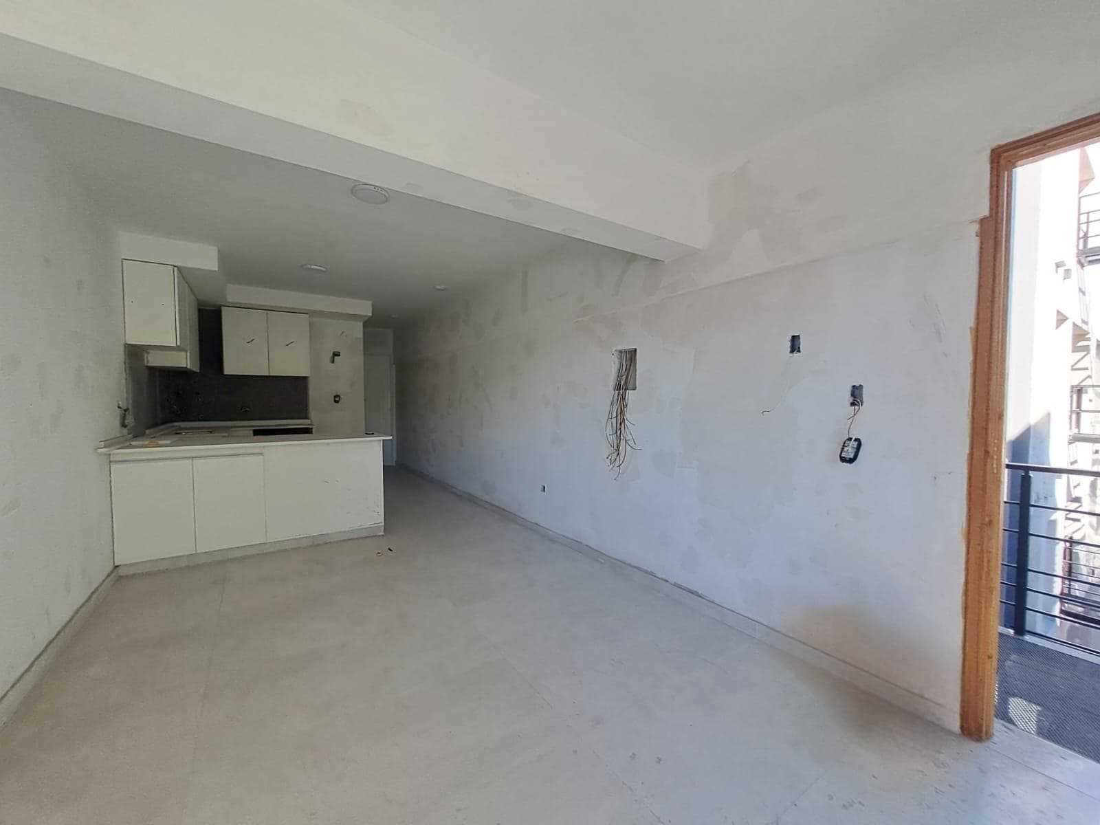 FOR SALE - Brand-new 1-bedroom apartment - BOMBAL