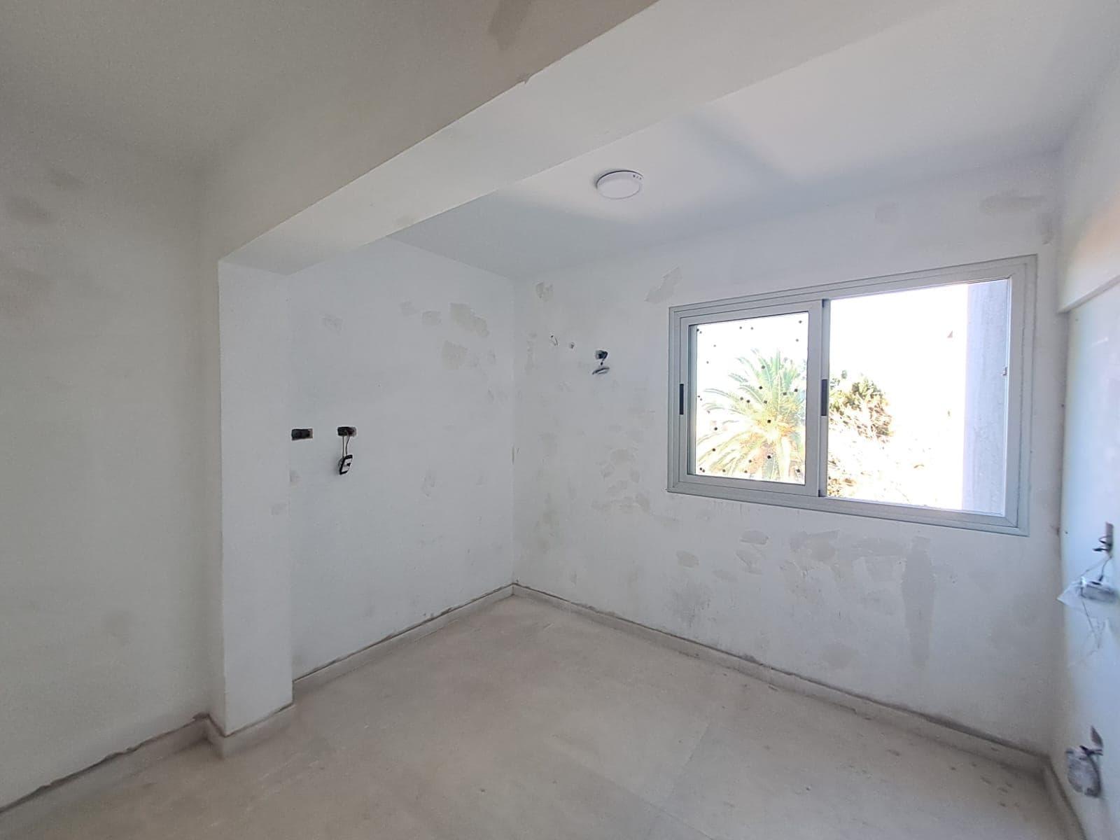 FOR SALE - Brand-new 1-bedroom apartment - BOMBAL