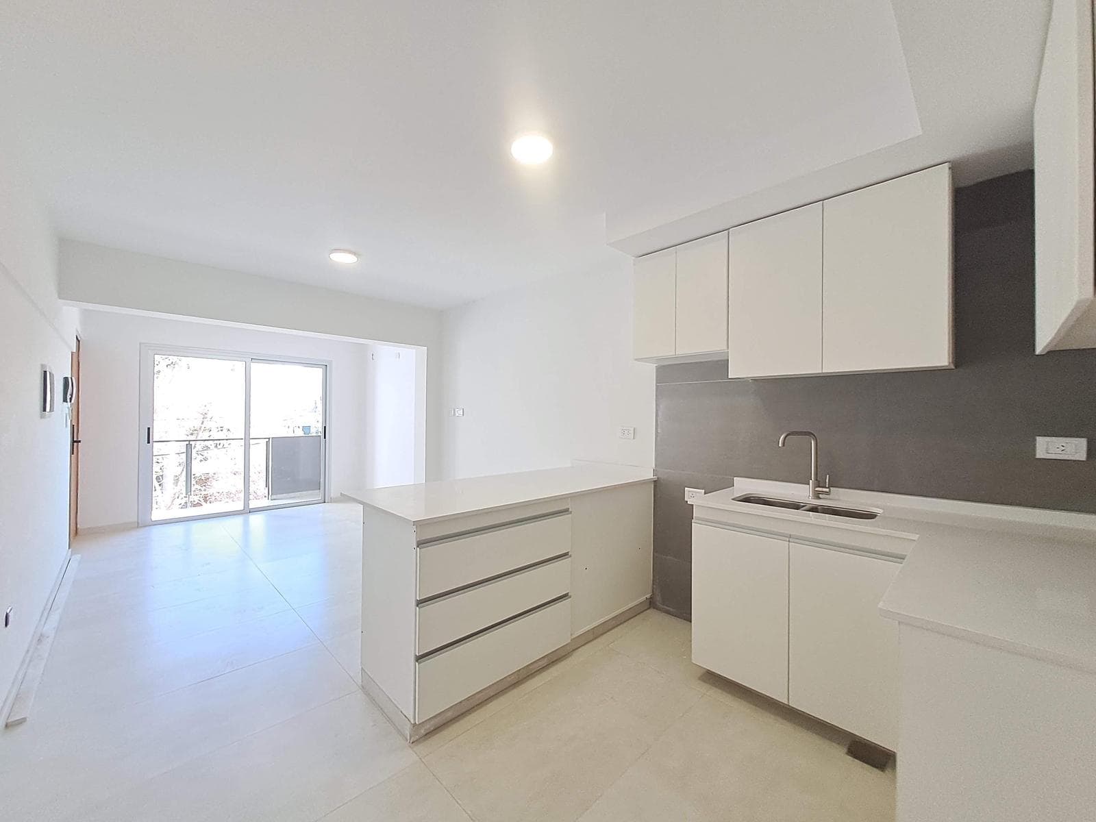 FOR SALE - Brand-new 1-bedroom apartment - BOMBAL