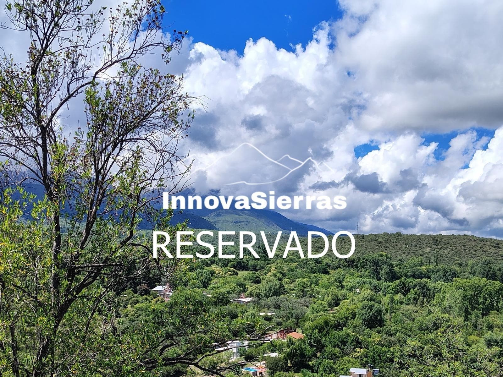 A spectacular 3,000 m² lot is for sale, offering breathtaking views of the lake and the mountains. Las Rabonas Land