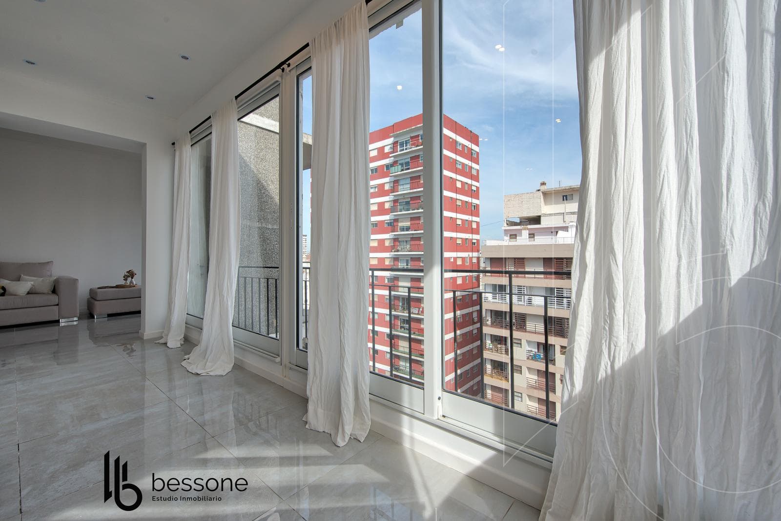 Apartment in Downtown