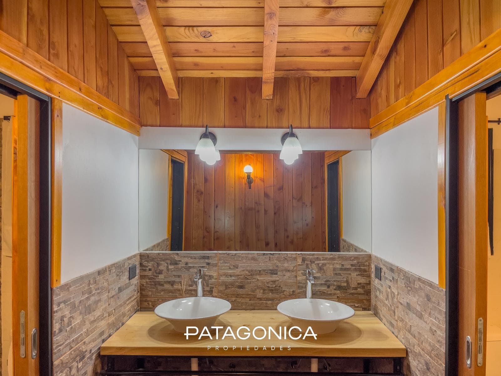 HOUSE FOR SALE AT M2 CUMELEN COUNTRY CLUB; VILLA LA ANGOSTURA