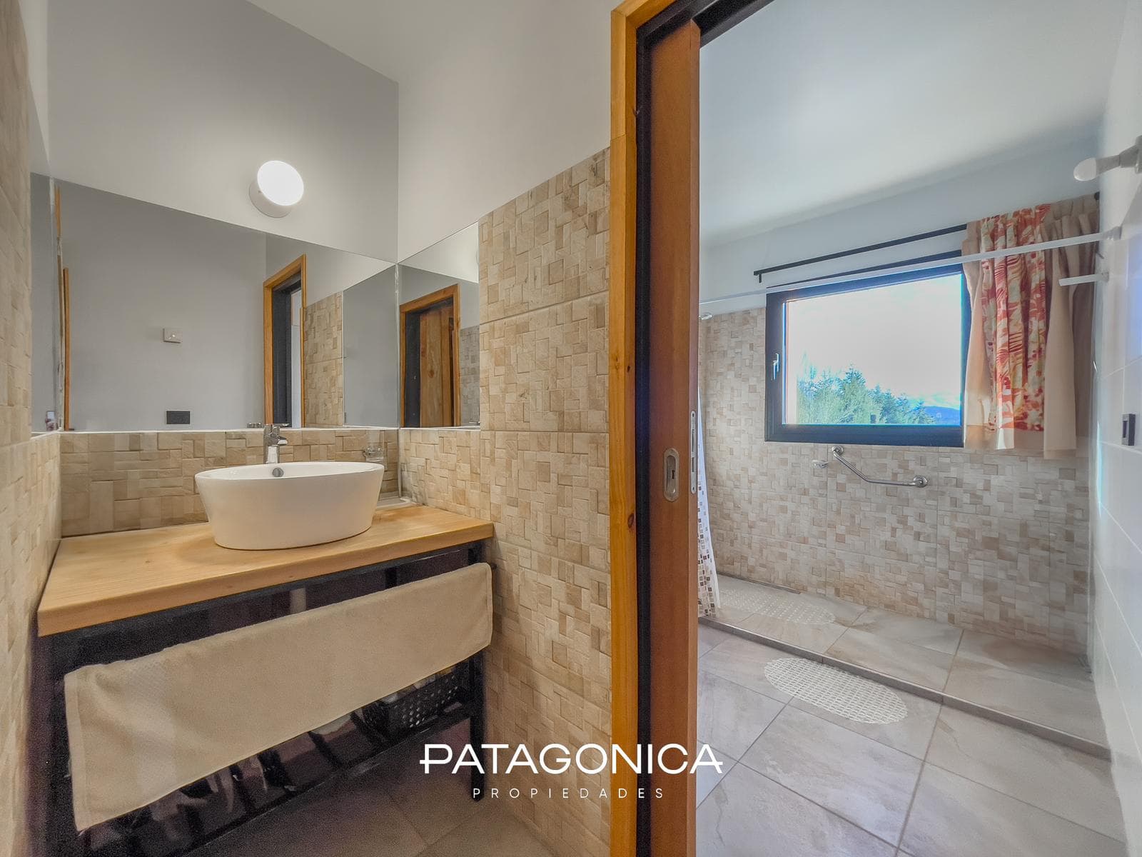 HOUSE FOR SALE AT M2 CUMELEN COUNTRY CLUB; VILLA LA ANGOSTURA