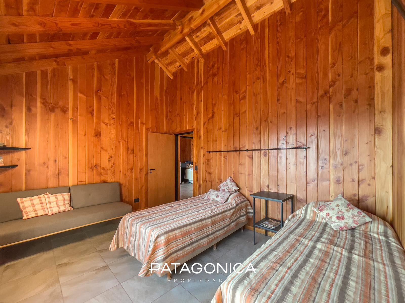 HOUSE FOR SALE AT M2 CUMELEN COUNTRY CLUB; VILLA LA ANGOSTURA