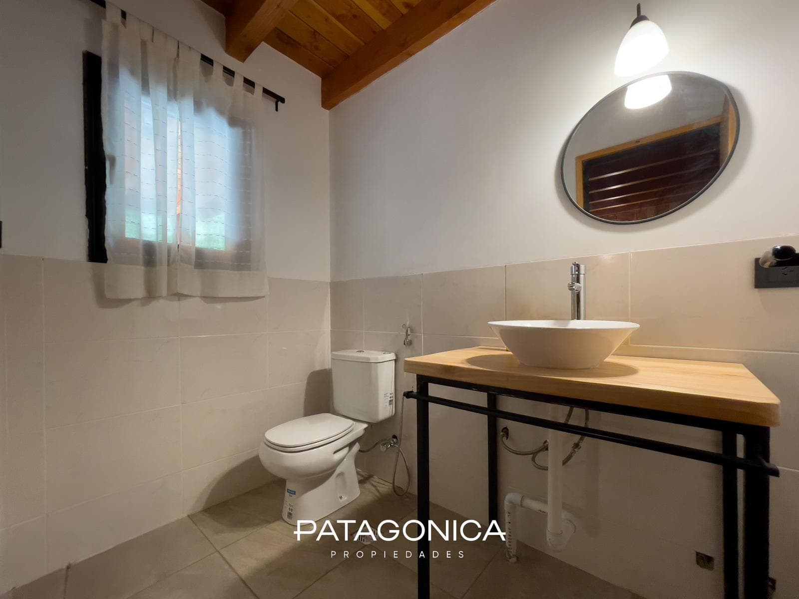 HOUSE FOR SALE AT M2 CUMELEN COUNTRY CLUB; VILLA LA ANGOSTURA
