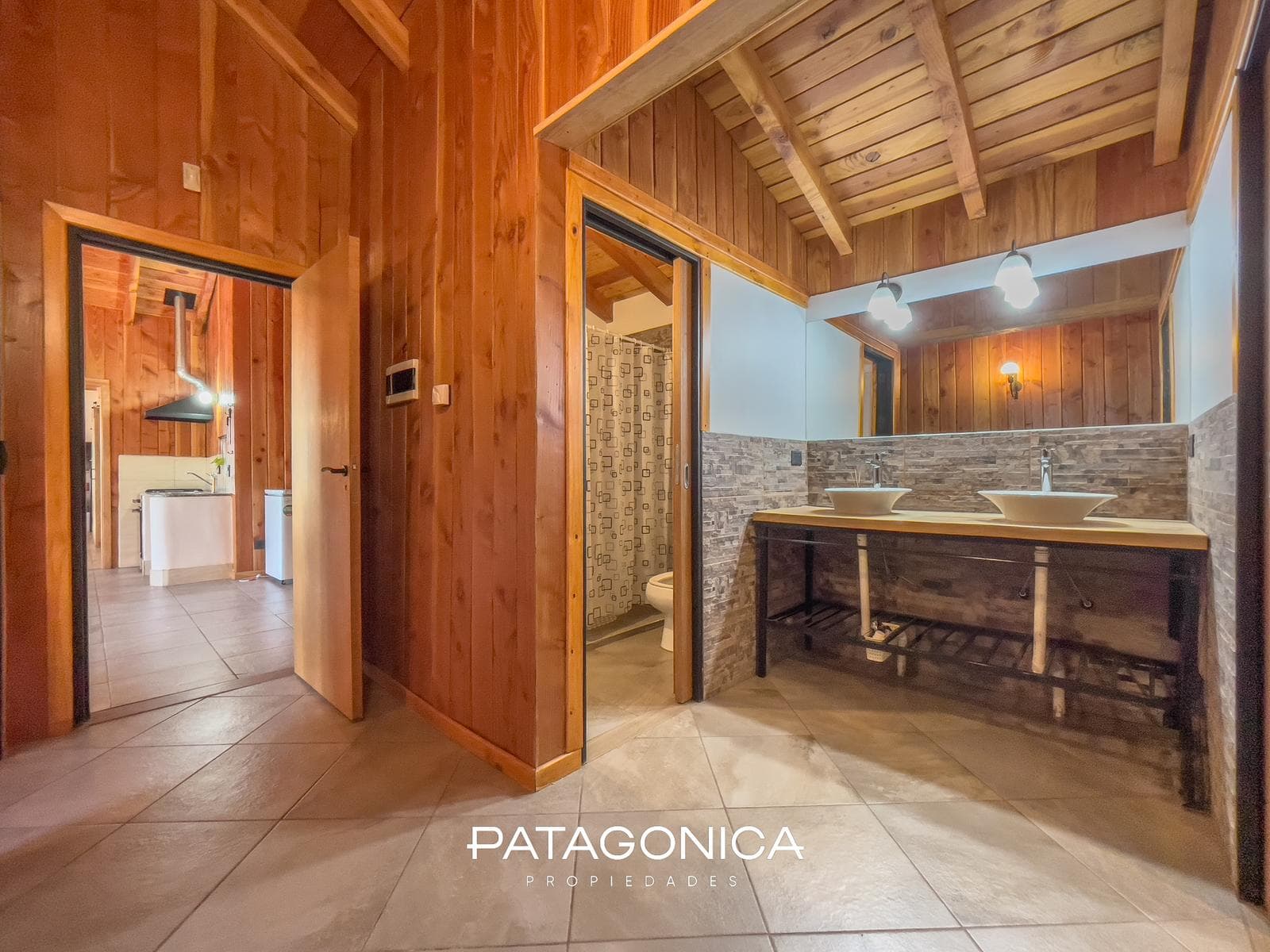HOUSE FOR SALE AT M2 CUMELEN COUNTRY CLUB; VILLA LA ANGOSTURA