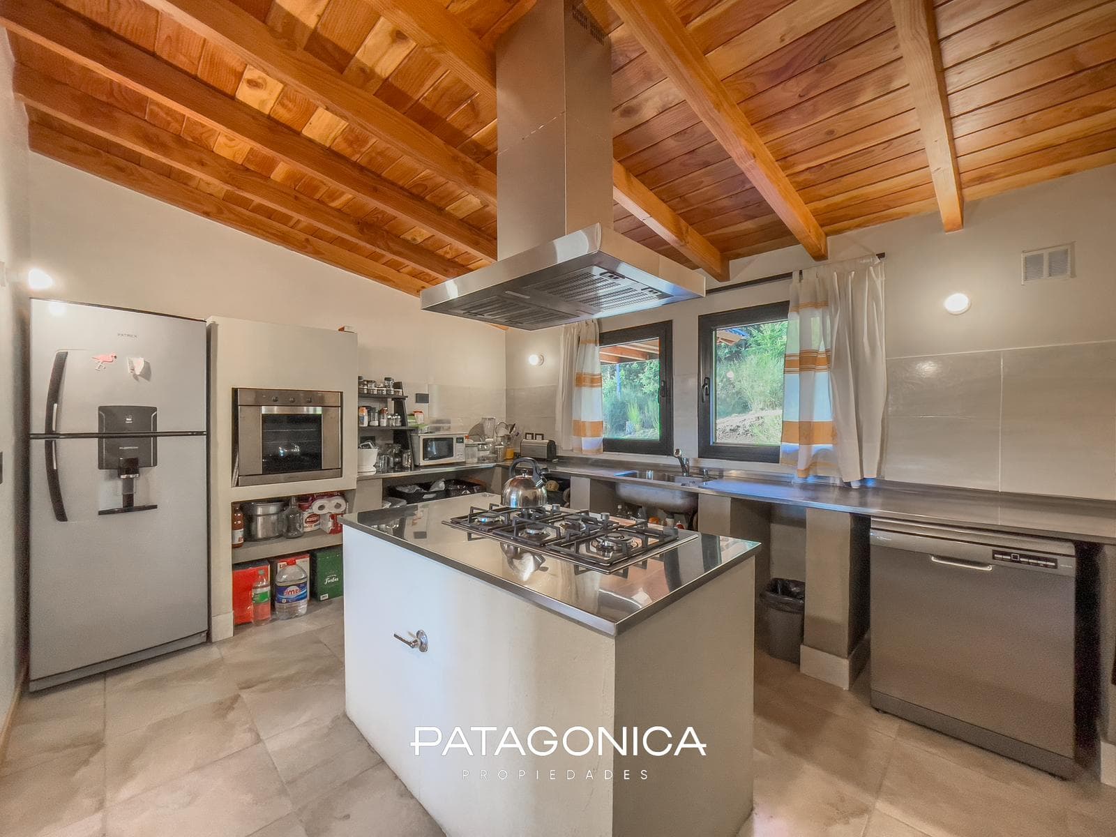 HOUSE FOR SALE AT M2 CUMELEN COUNTRY CLUB; VILLA LA ANGOSTURA