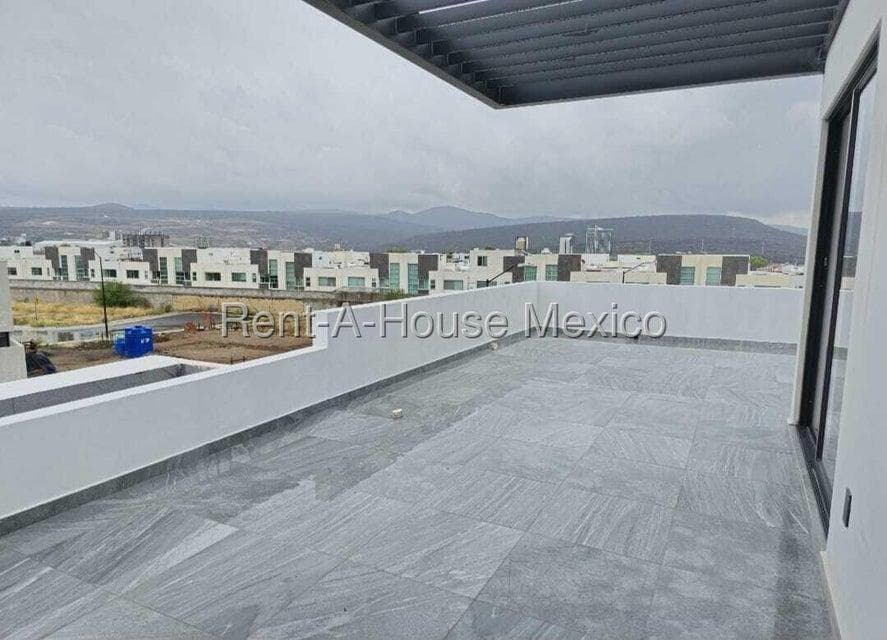 House for Sale in La Reserva Subdivision, Juriquilla Valley