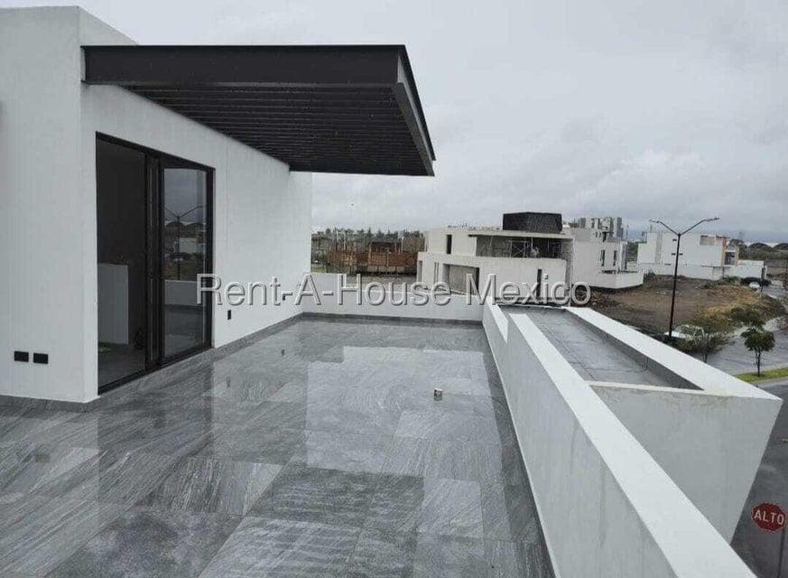 House for Sale in La Reserva Subdivision, Juriquilla Valley