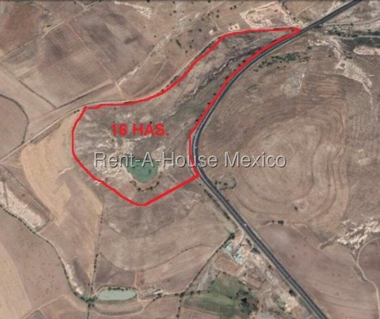 16-hectare plot of land for sale in Jilotepec, connected to the Palmillas Highway