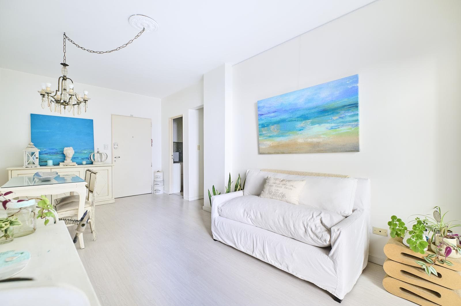 Bright 3-room apartment for sale