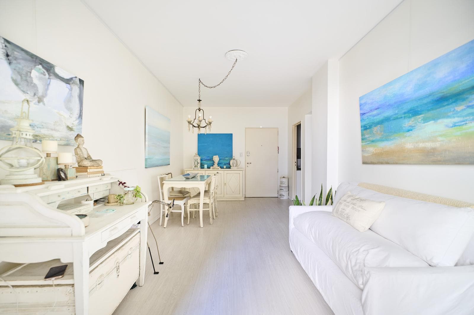 Bright 3-room apartment for sale