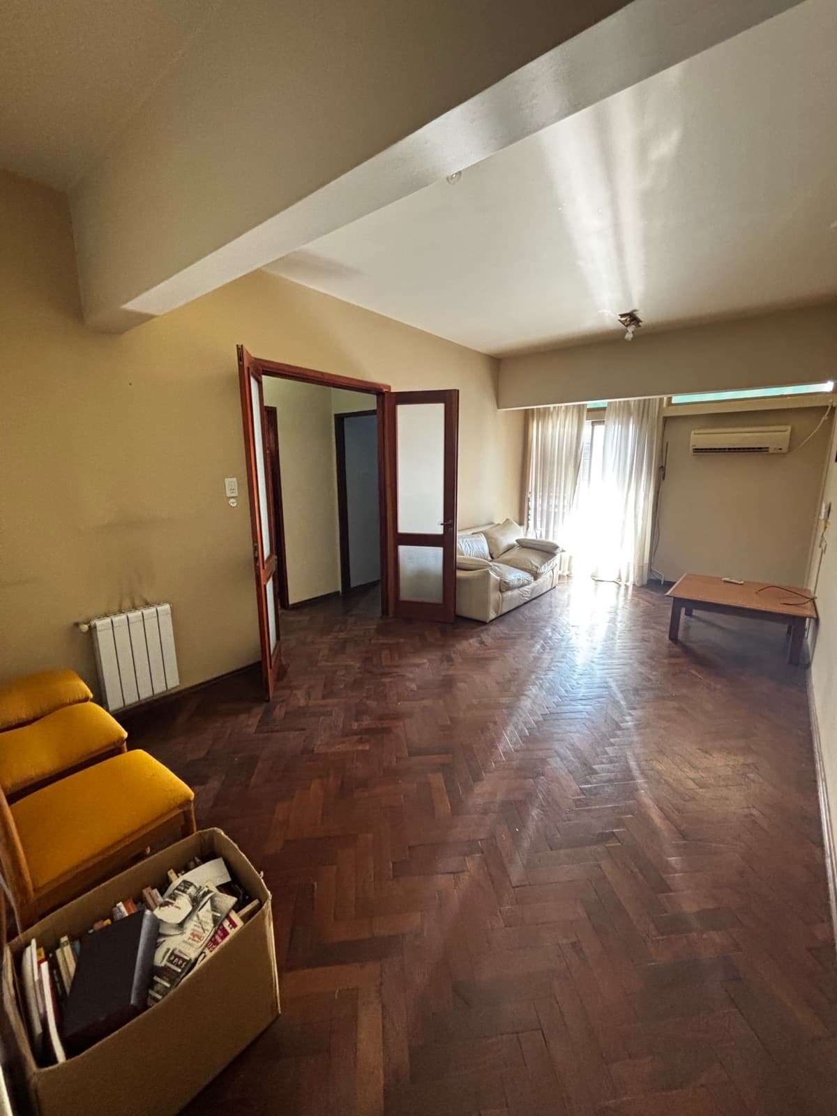 4-BEDROOM APARTMENT FOR SALE WITH GARAGE - DOWNTOWN
