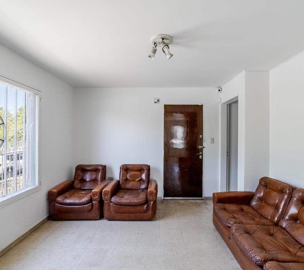 QUEBRADA DE LAS ROSAS NEIGHBORHOOD - 3 BEDROOMS, 2 BATHROOMS - FOR MORE INFORMATION, CALL 3516229707