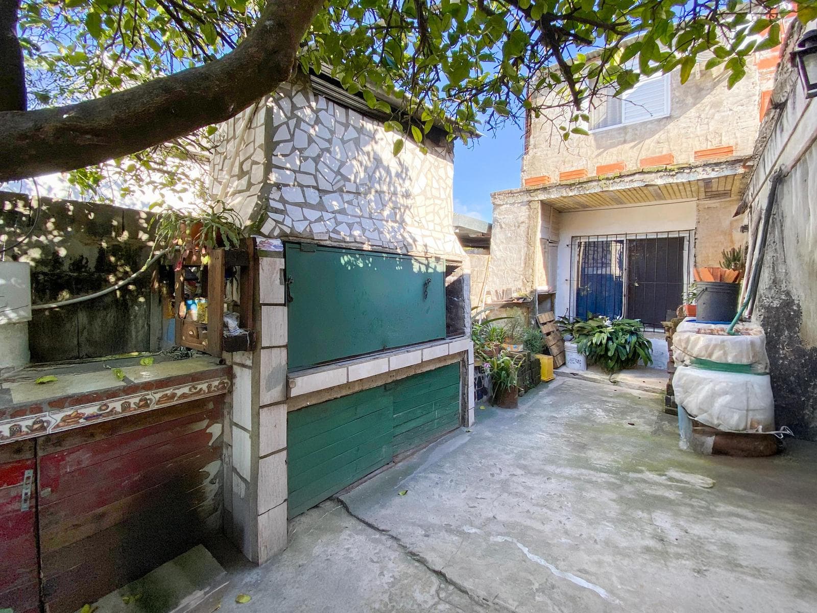 FOR SALE | TRADE - 2-bedroom house with a patio - Las Delicias neighborhood, Rosario.