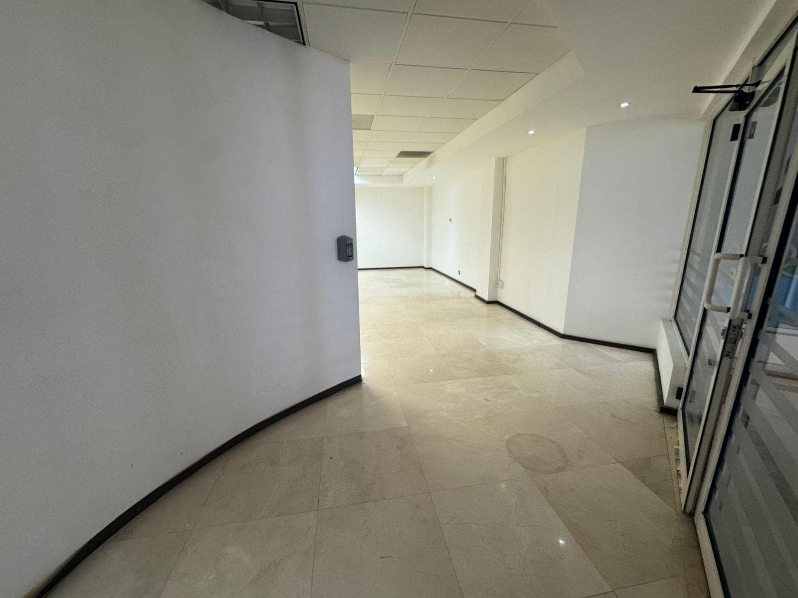 OFFICE FOR RENT IN SAN JERONIMO