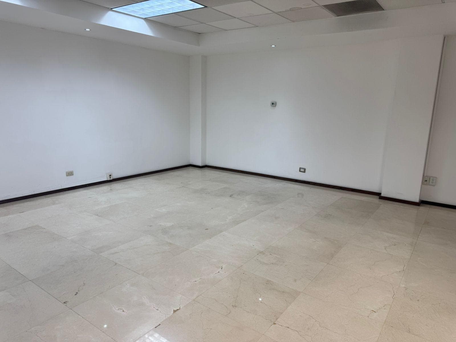OFFICE FOR RENT IN SAN JERONIMO
