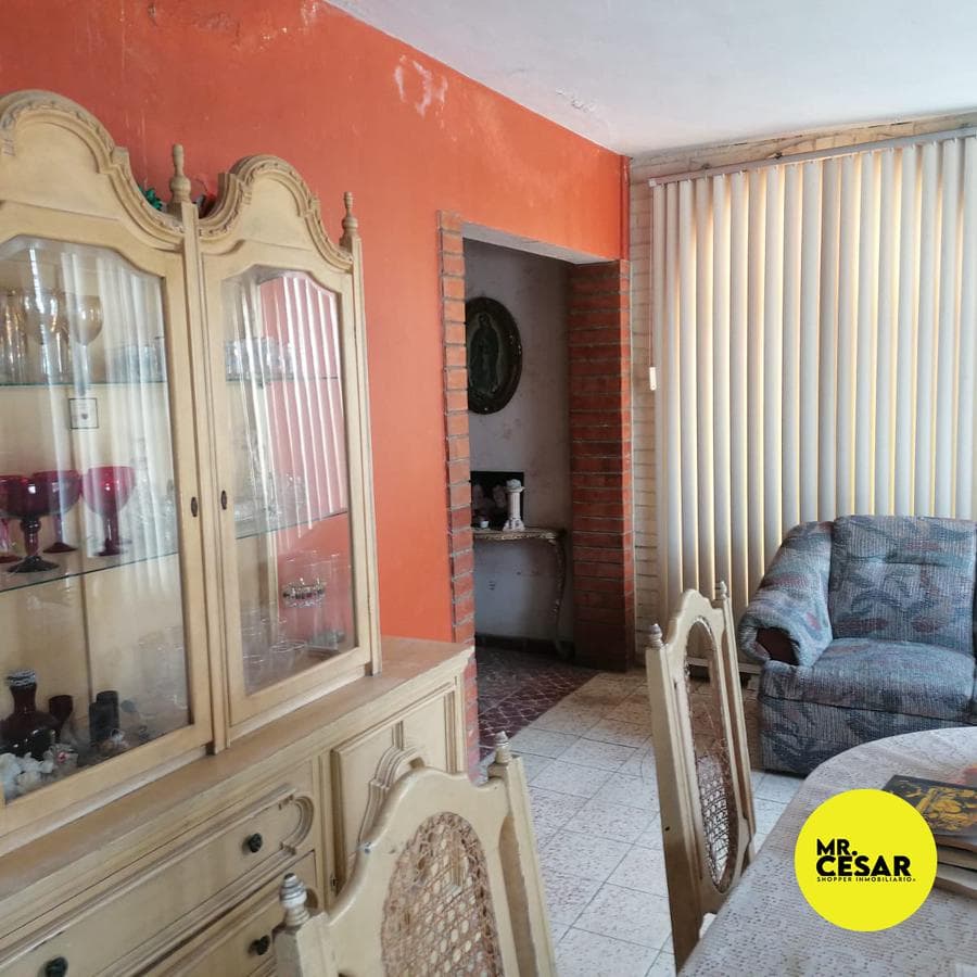 Property for sale in the Olivares neighborhood, one block from Luis Encinas Boulevard